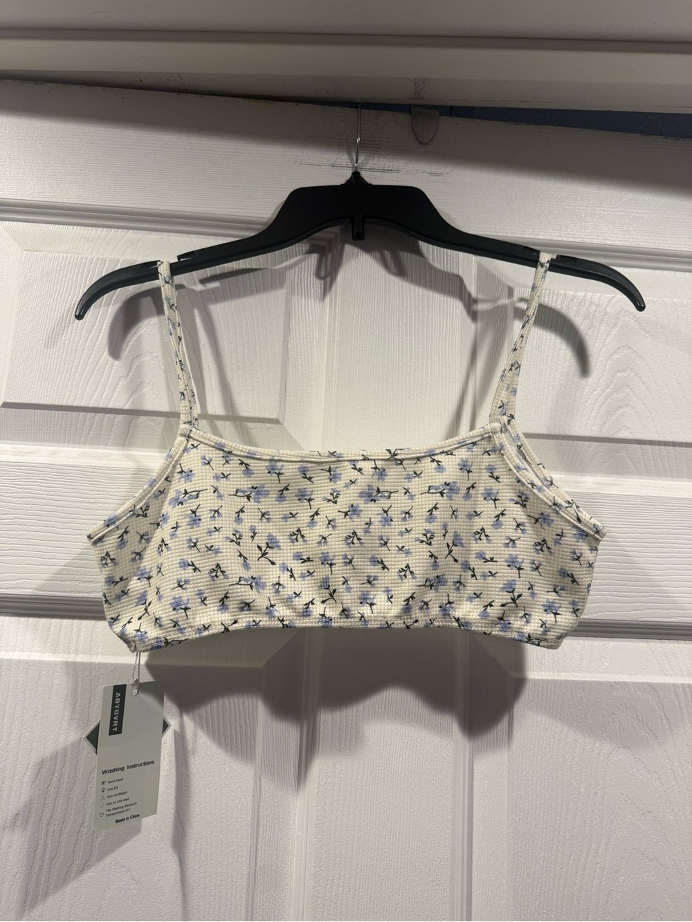 Cream Floral Ribbed Crop Bralette with Blue Print. NWT. Size Medium